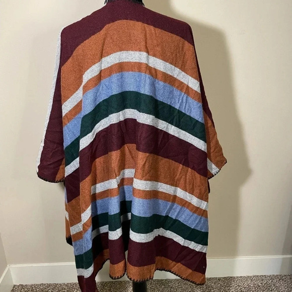 Forever 21 multicolored striped cozy shrug - Picture 5 of 6